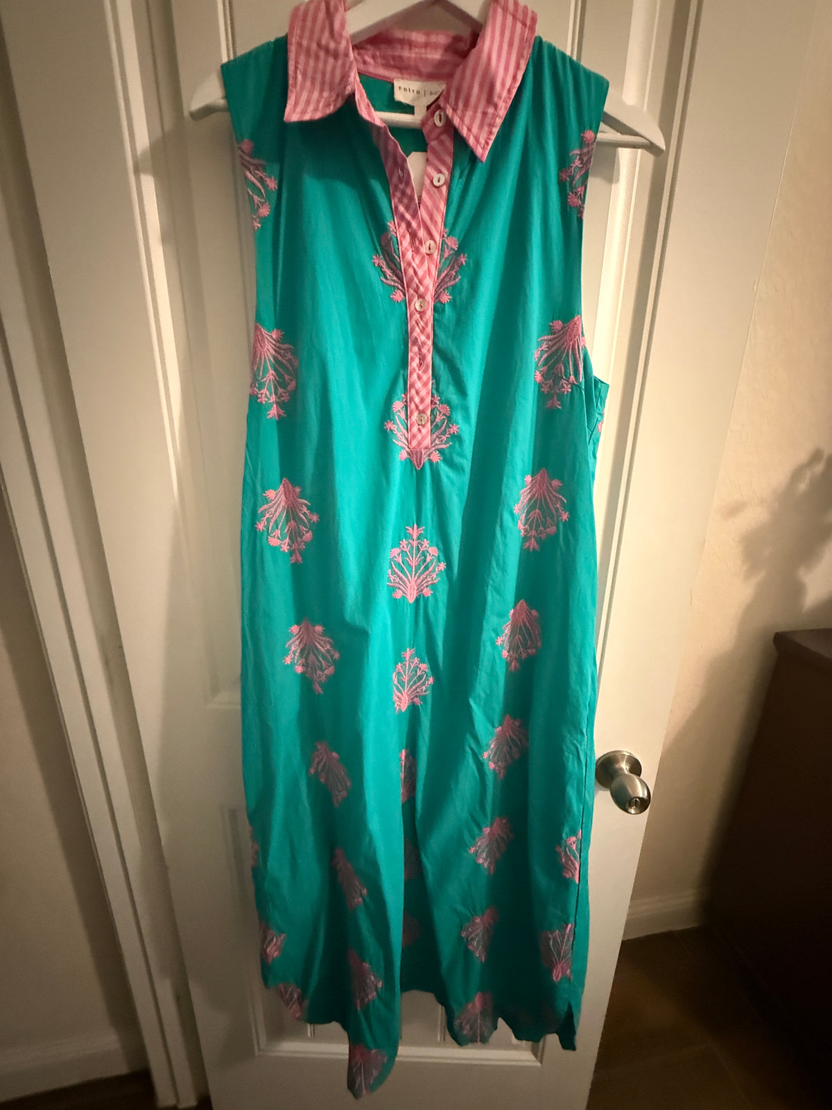 Present and Pretty Embroidery Sleeveless Dress