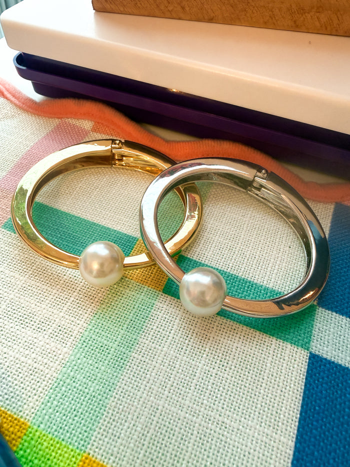 Halo Single Pearl Bangle - Silver